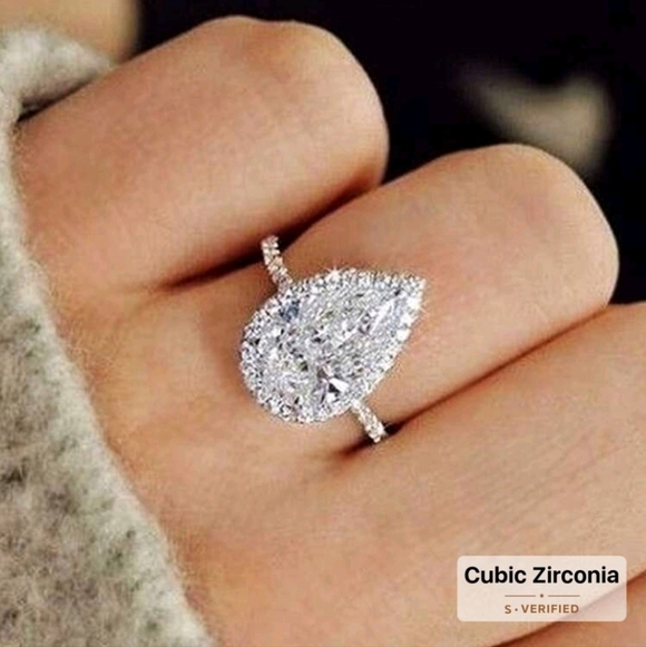 Silver Pear Cut Cubic Zirconia White Teardrop Ring Sz 7 - Picture 3 of 5